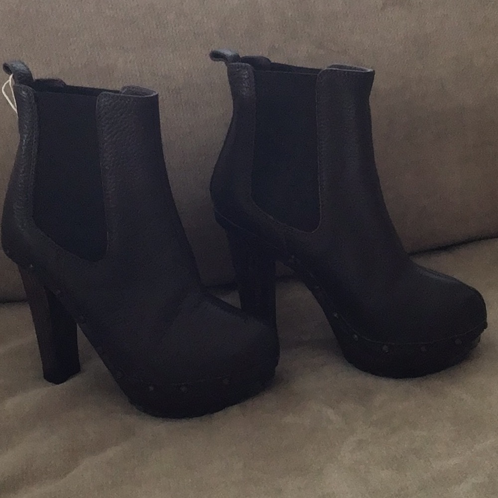 Made in Italy Leather booties